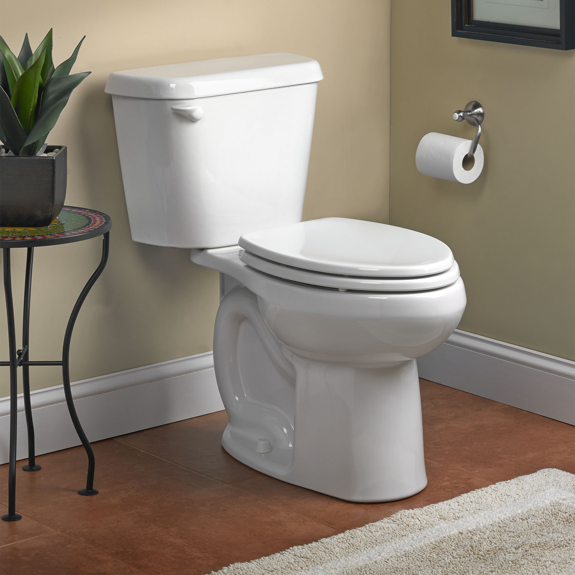 Toilette Colony, 2 pièces, 1,28 gpc/4,8 lpc, à cuvette allongée à hauteur de chaise, à encastrer 10 po, sans siège